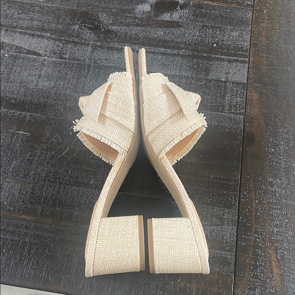 Bandolino Women's cream  Bow slides NWT - Picture 4 of 5
